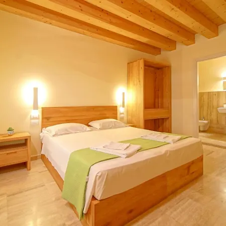 Destiny Apart Otel Soave (Verona)
