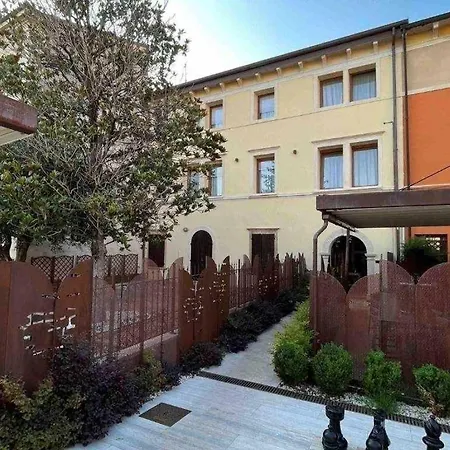 Destiny Apart Otel Soave (Verona)